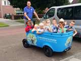 Kinderen in de kar.